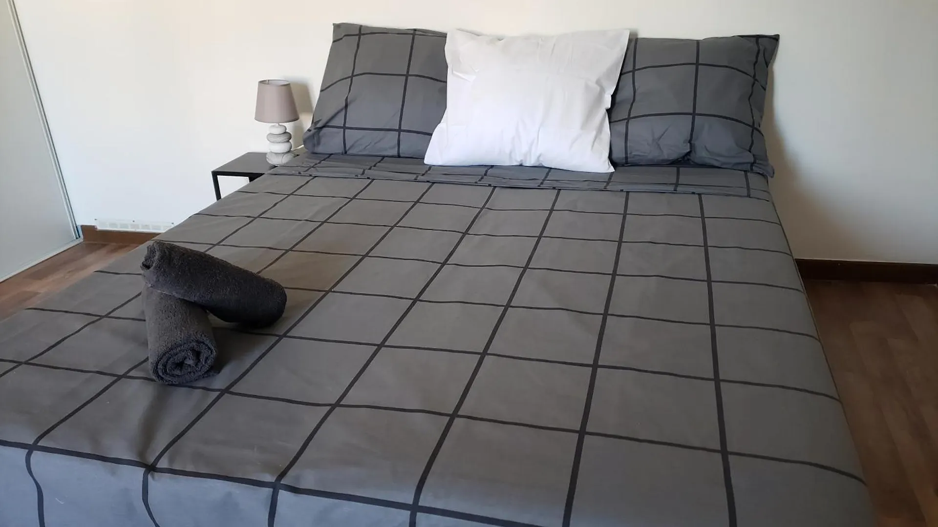 Guest house Chambres Individuelles Pour Courtes Et Moyennes Durees L'Isle-Jourdain