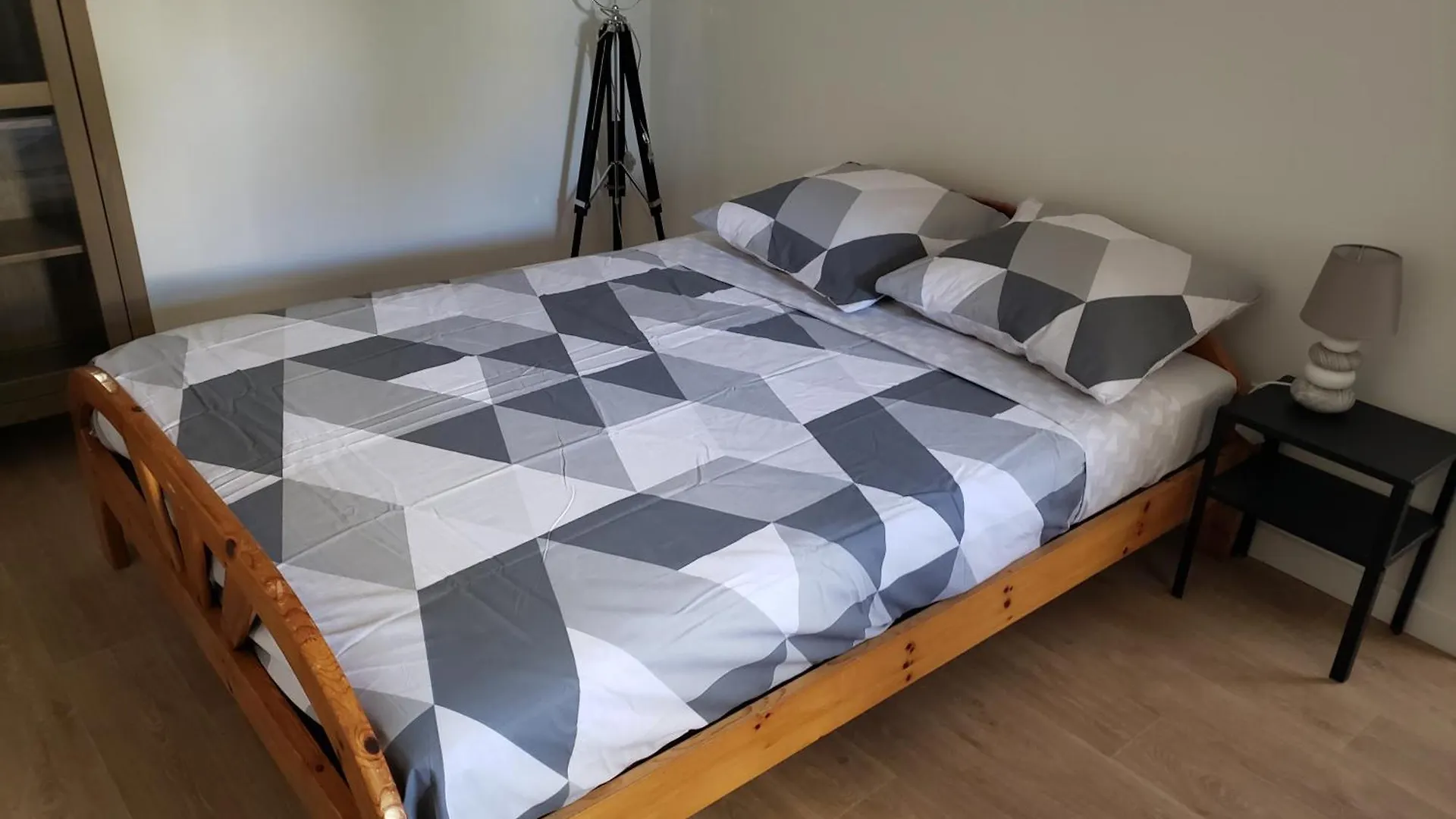 Chambres Individuelles Pour Courtes Et Moyennes Durees L'Isle-Jourdain  France