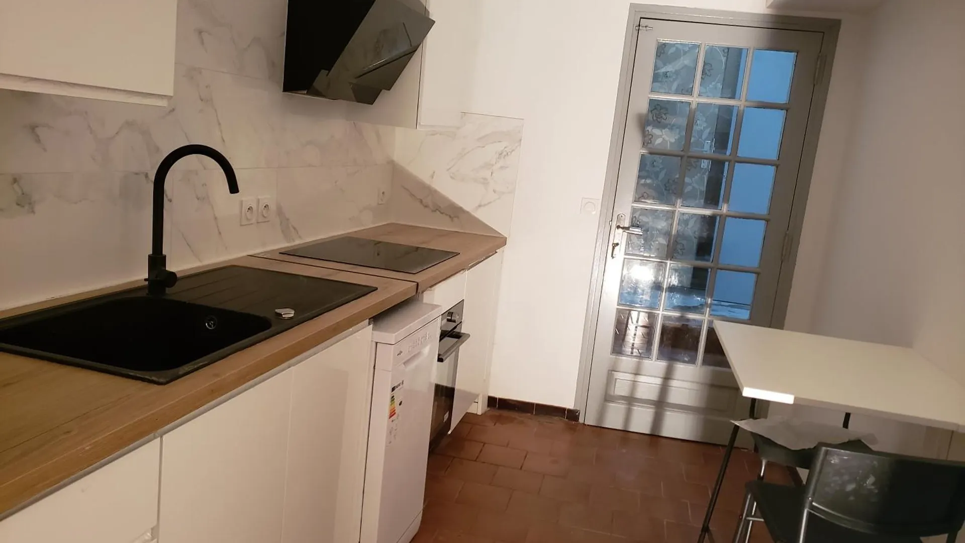 Guest house Chambres Individuelles Pour Courtes Et Moyennes Durees L'Isle-Jourdain  France
